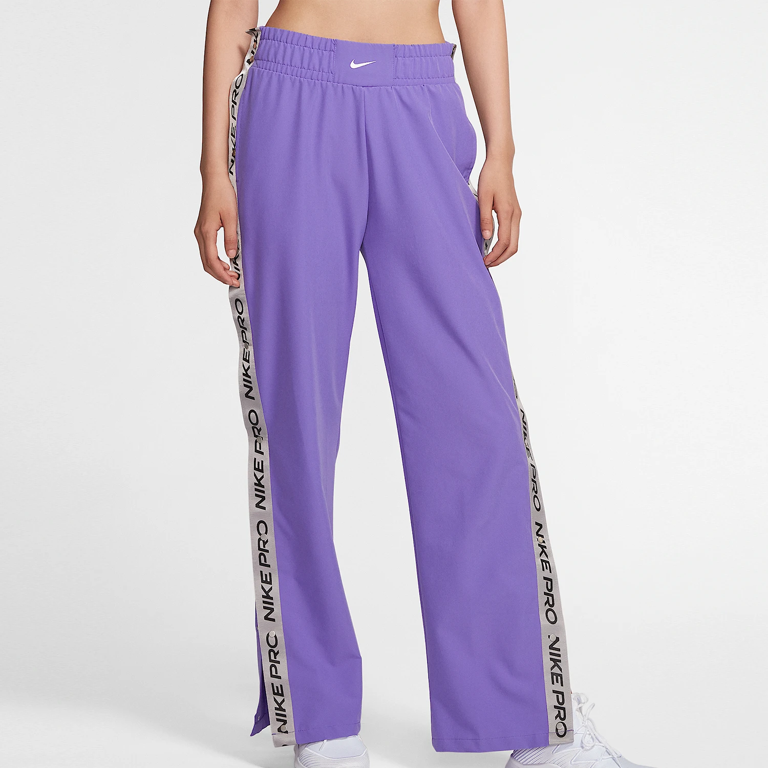 

Новое поступление оригинальных женских повседневных тренировочных брюк Nike PROTEAR-AWAY BV3351-550