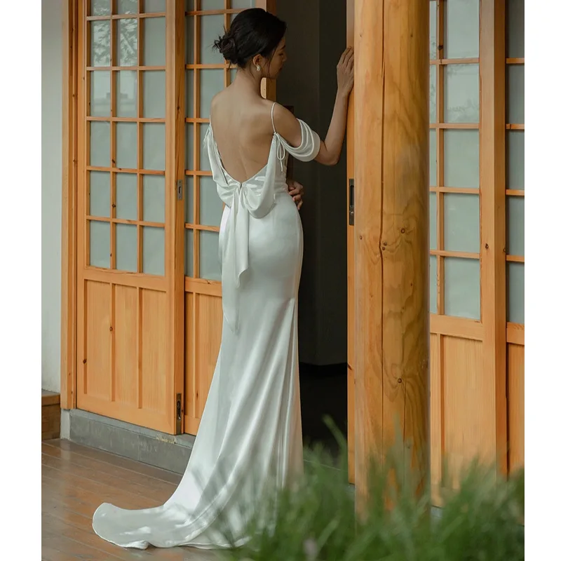 abito-da-sposa-leggero-con-spalline-fotografia-di-viaggio-retro-francese-semplice-abito-a-sirena-bianco-dimagrante-piccolo-strascico-in-stile-coreano