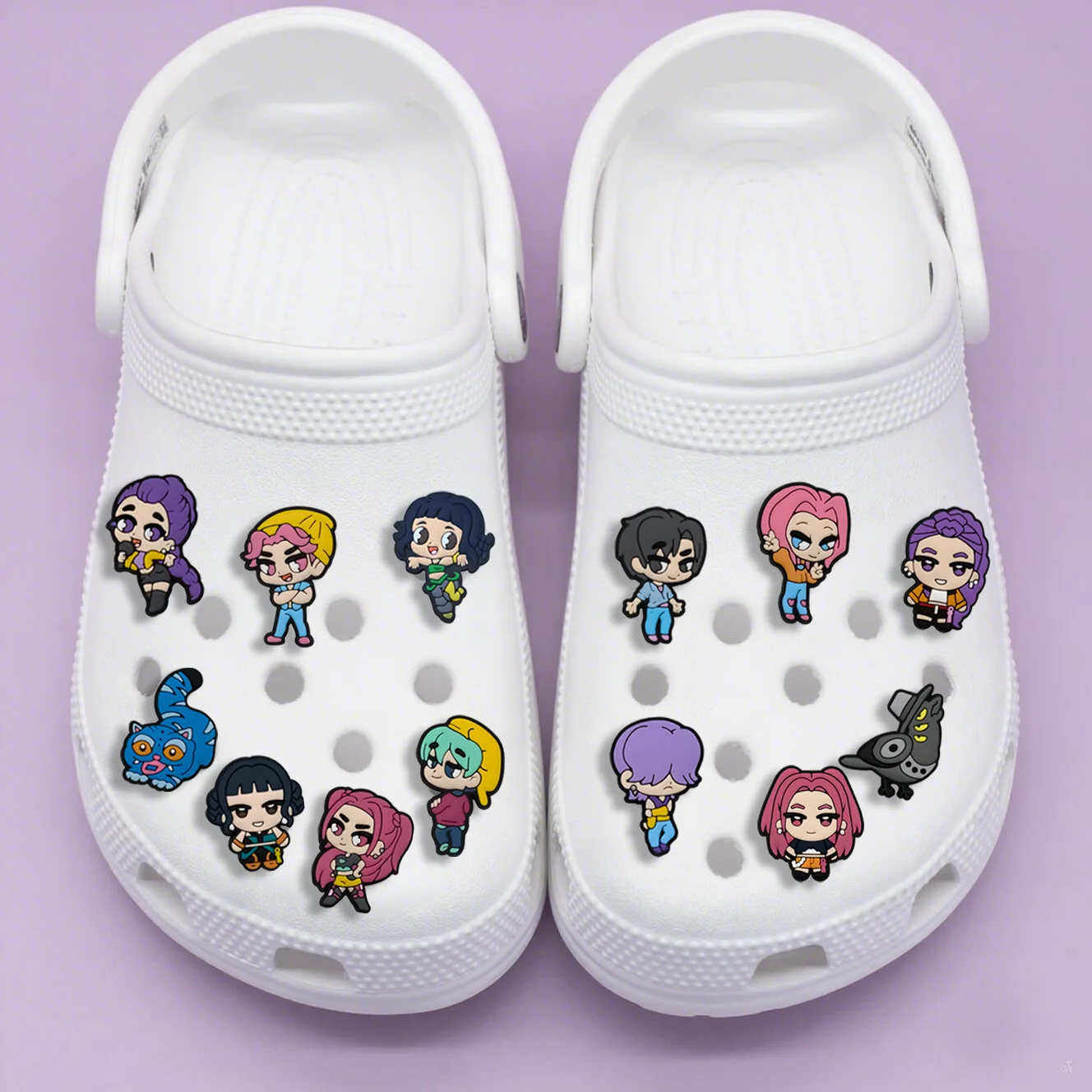 Mixed1-13pcs K-POP شيطان الصيادين الكرتون الأحذية السحر اكسسوارات الأطفال الأحذية الزينة صالح معصمه صندل الاطفال هدايا عيد الميلاد