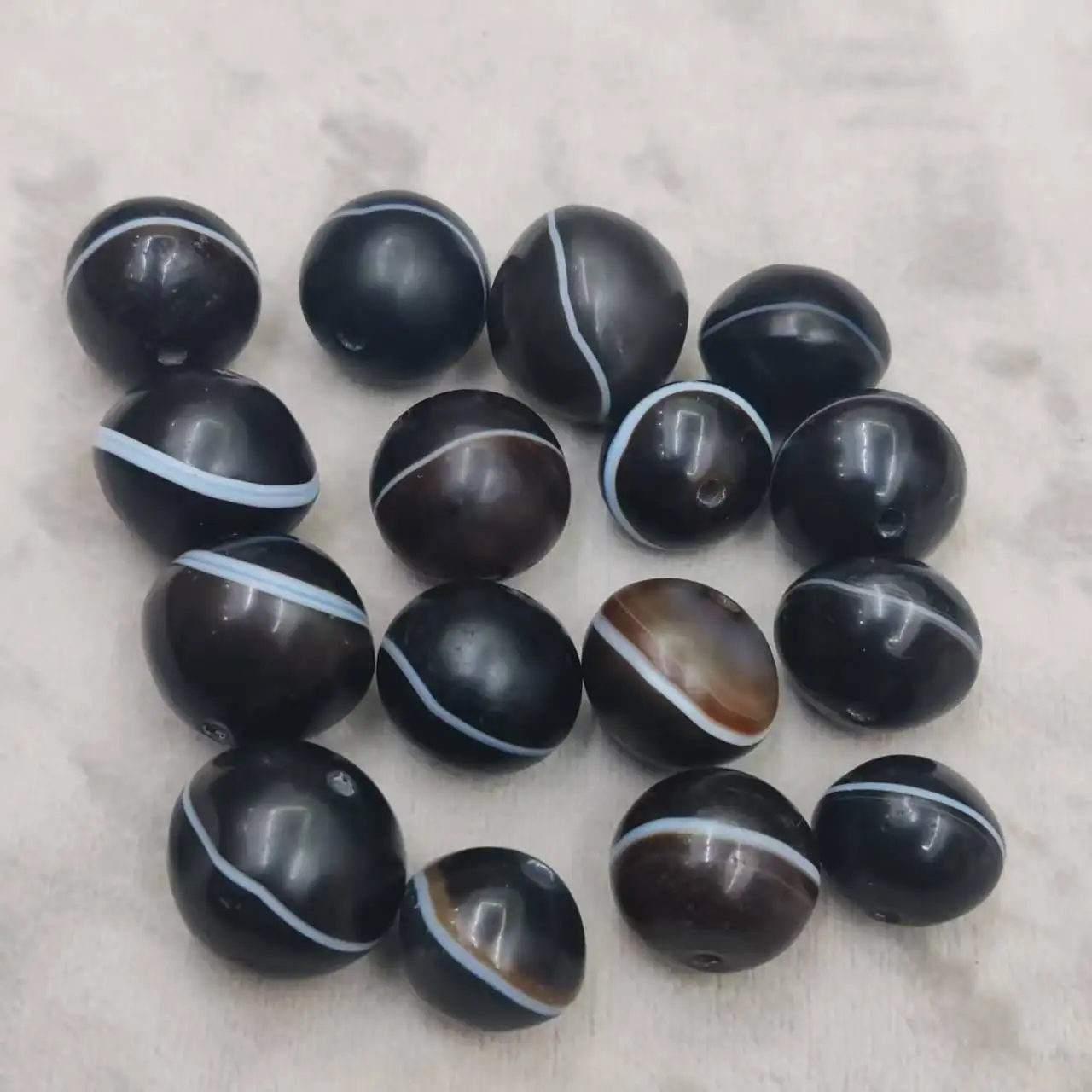 1pcs/lot Patina Weathered Natural Material Natural Lines Colors Black White Agate Linear Medicine Masterbread Wholesale16-20㎜