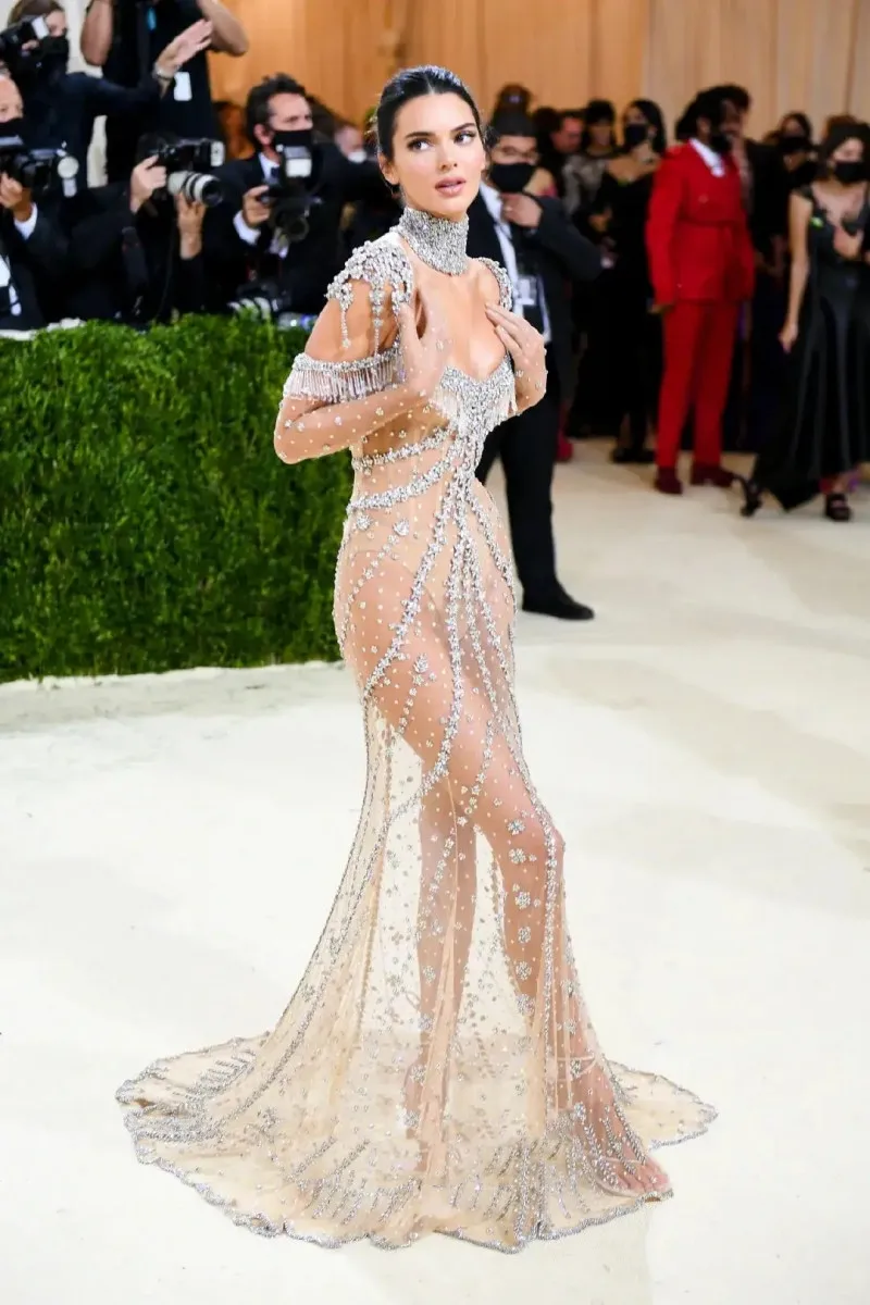 Kendall Jenner Long Nude Mermaid Prom Dresses Luxury Crystal Evening Dress See Through Black Girl Graduation  Party Gown