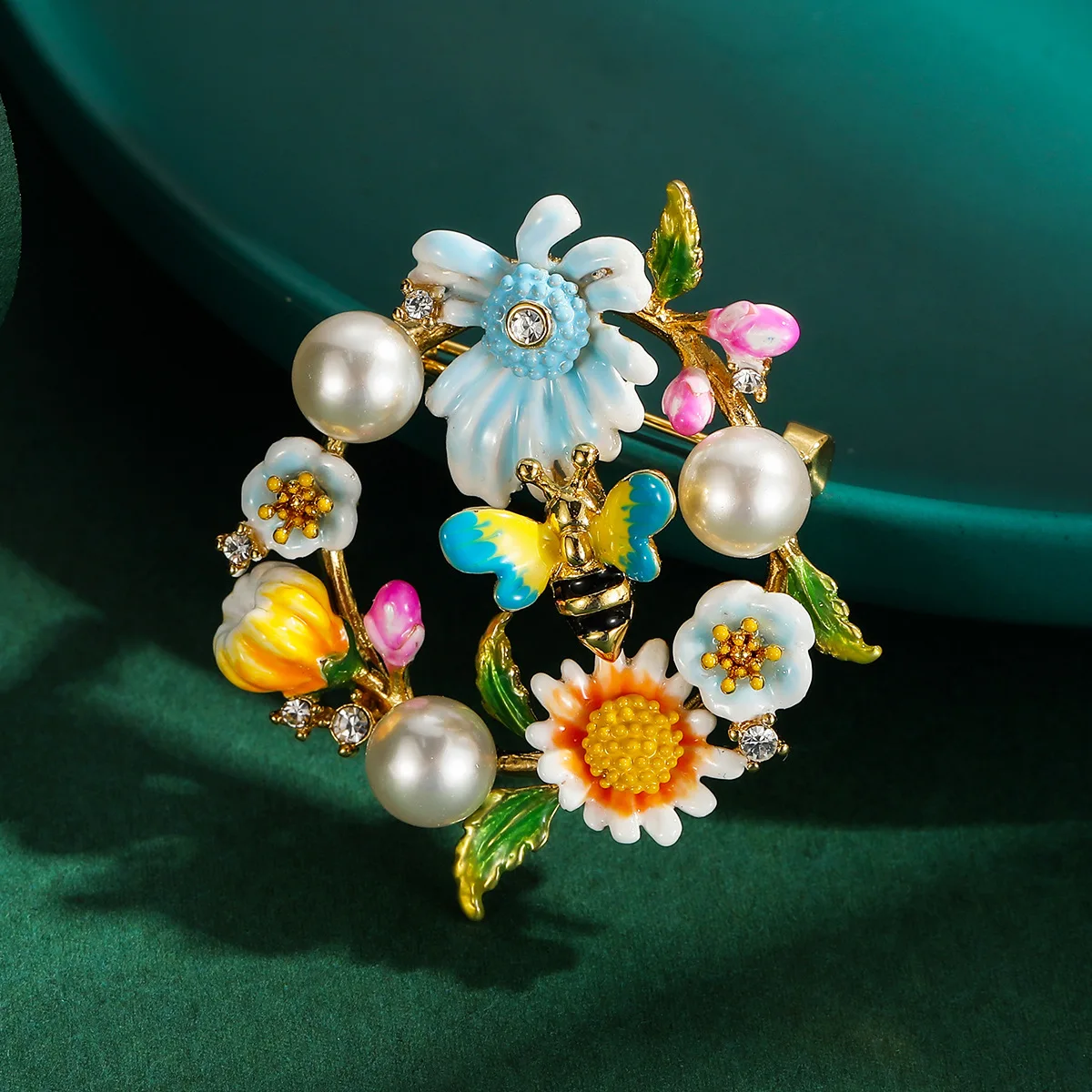 

Trendy original high-end fashion accessories handmade glaze colored flowers bee pearl wreath brooch women