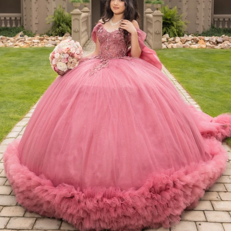 فساتين Quinceanera الوردية اللامعة قبالة الكتف زين الدانتيل الديكور المتدرج تول مشد حفلة عيد ميلاد الحلو 16 فستان فيستدوس