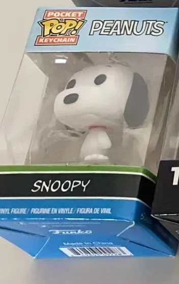 Neuankömmling FUNKO POP Taschen-Schlüsselanhänger Erdnüsse Snoopy mit Hut neuer Snoopy Schlüsselanhänger mit Box Actionfigur Spielzeug für Ornamente