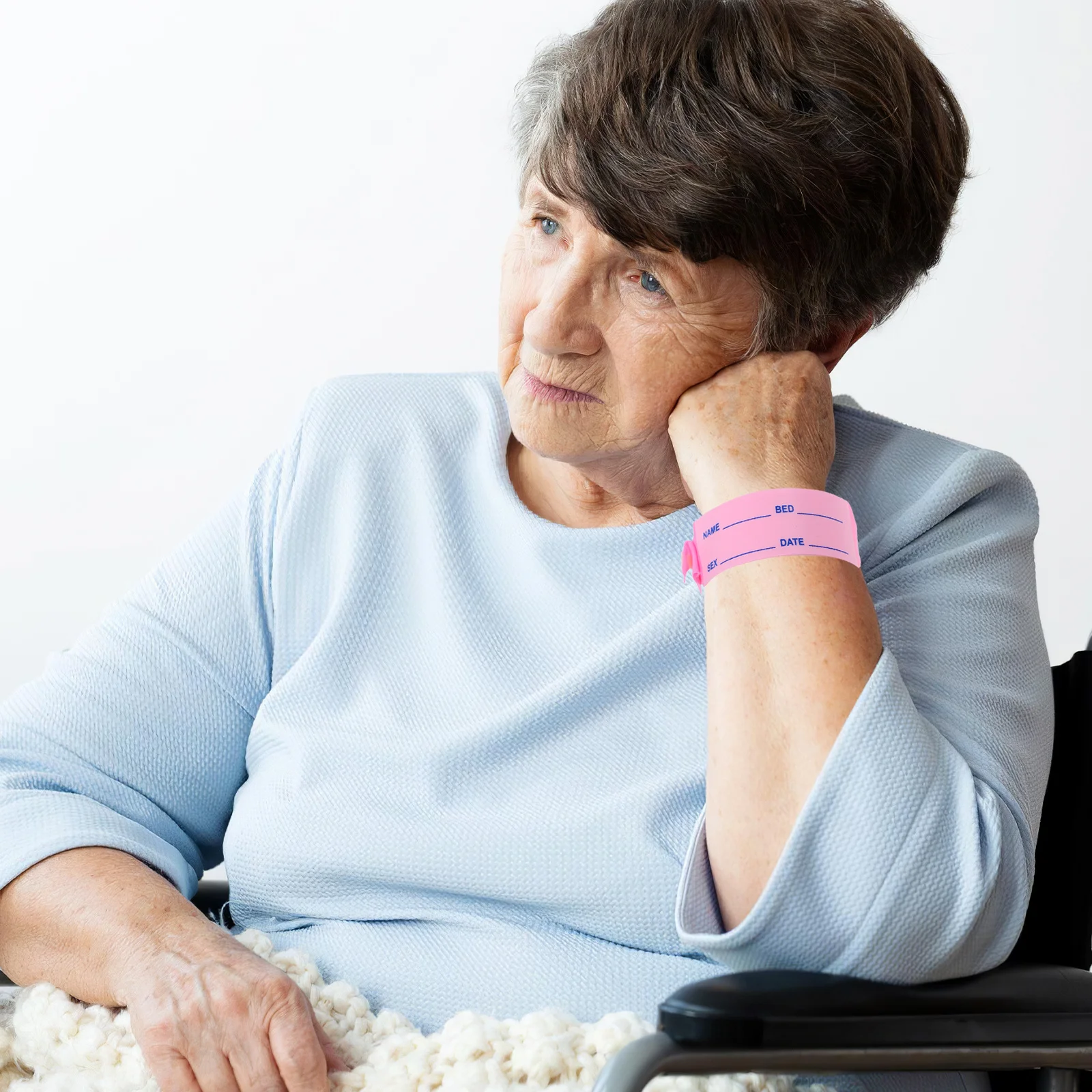 100 قطعة سوار تحديد المعصم الطبي المتاح مقاوم للماء معرف الفرقة لسلامة المريض في إعدادات الرعاية الصحية