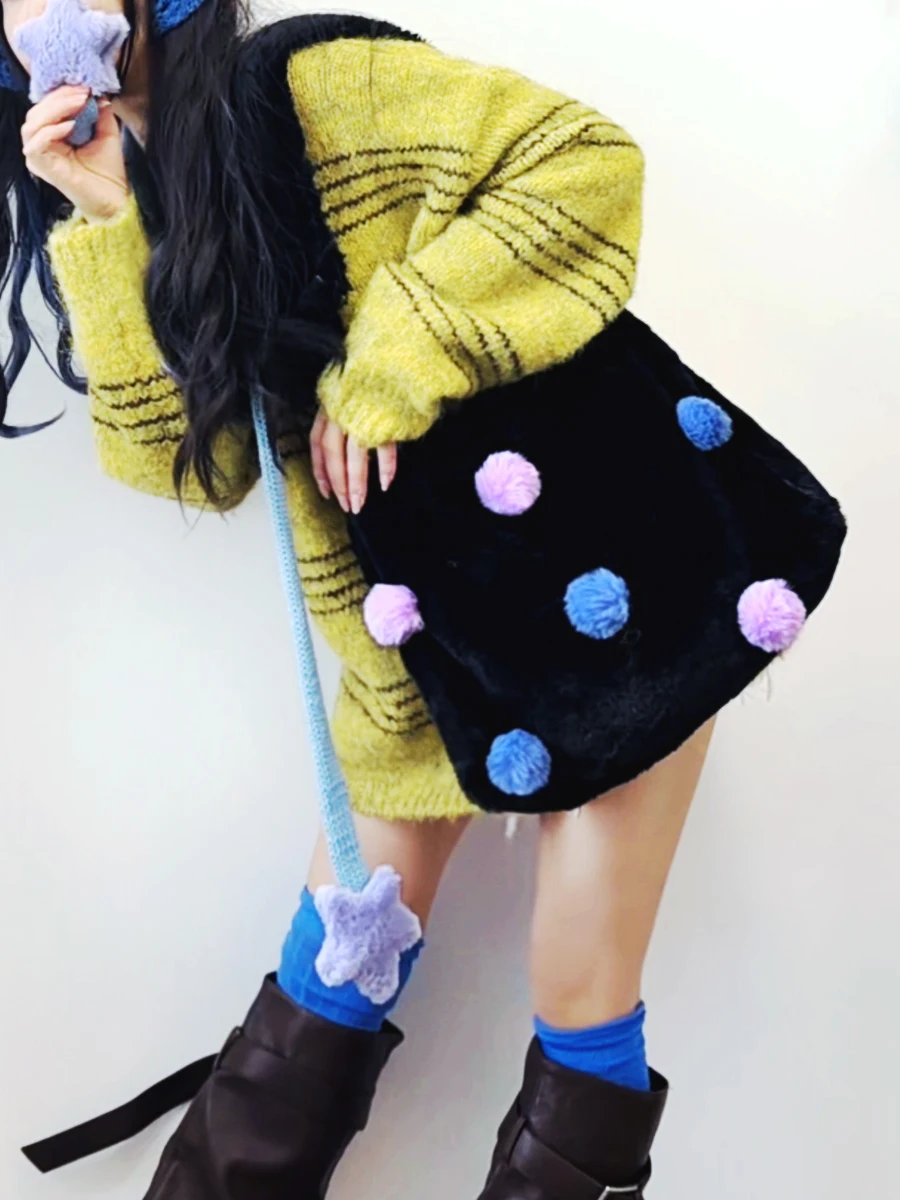 

Plush Tote Hobo Bag Shoulder Crossbody Bag for Travel Large Capacity Polka Dot Design New Year Gift Women's Bag Soft Square S...