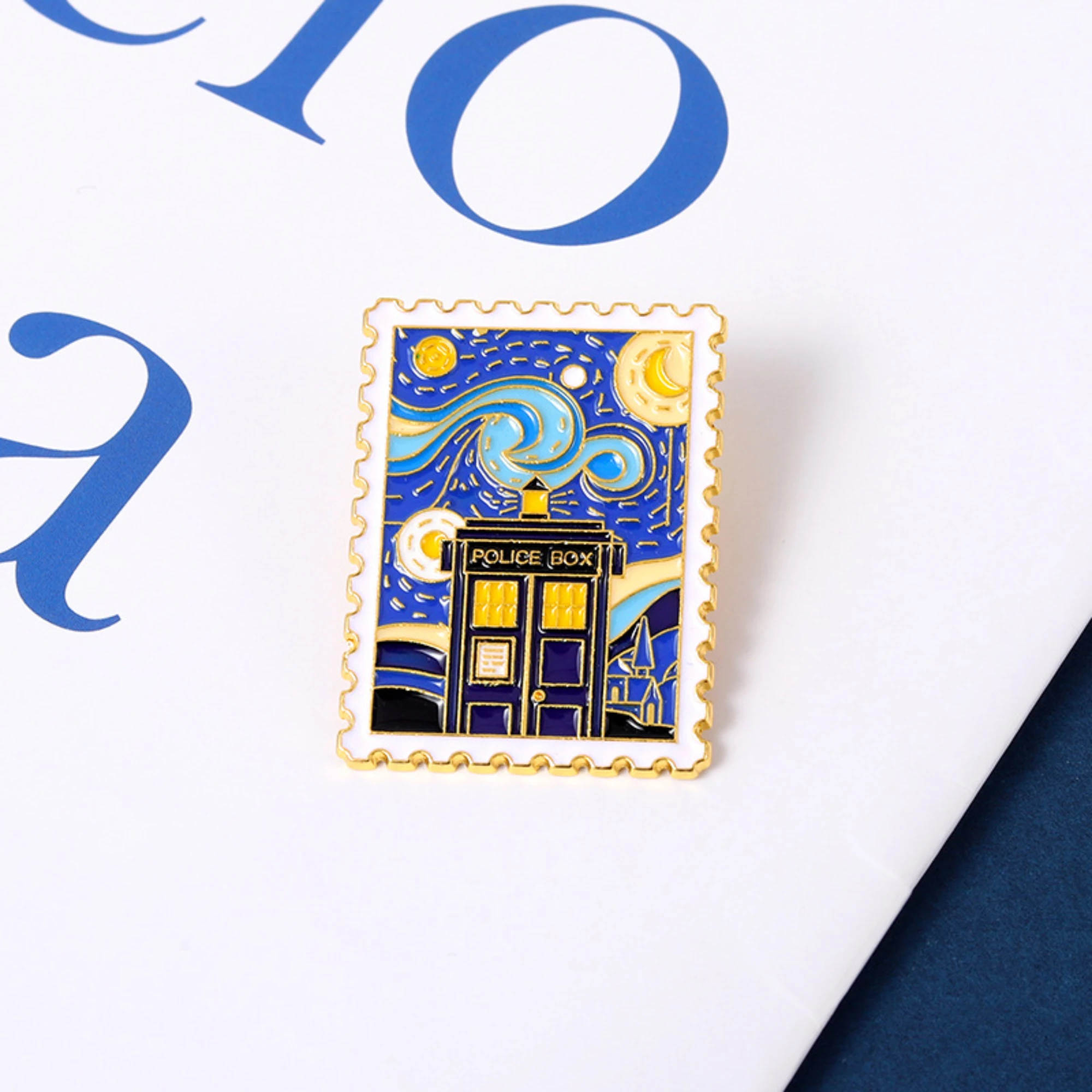 New Van Gogh Oil Painting Alloy Brooch Exquisite Starry Castle Stamp Design Drip Oil Badge