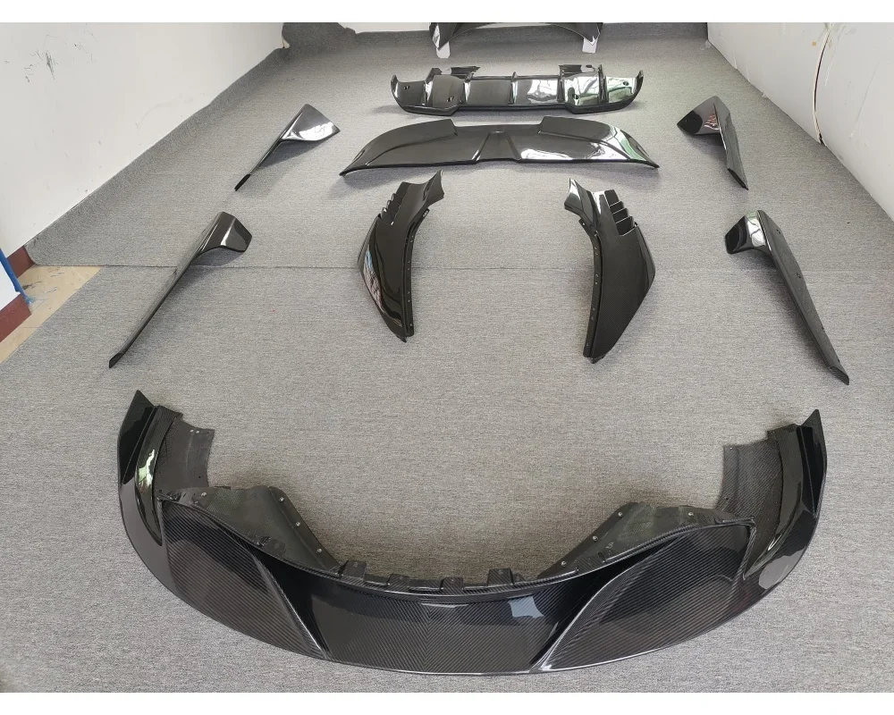 Ry Style Carbon Fiber Body Kit Front Rear Bumpers Side Skirts Rear Spoiler Leaf Plates Stylish Auto Parts for McLaren 720s