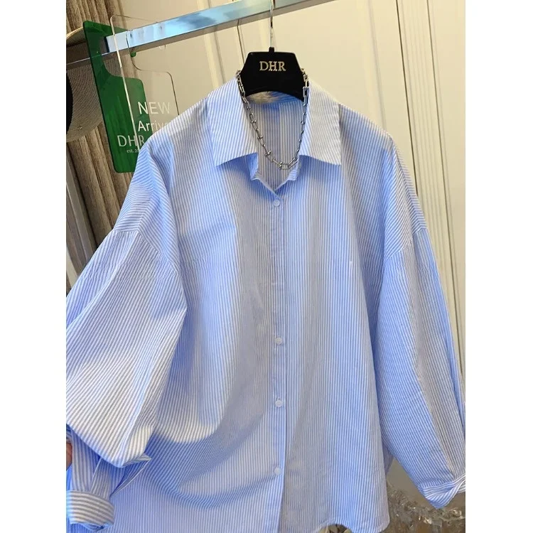 เสื้อคลุมคาร์ดิแกนทรงหลวมลายทางสีน้ำเงินสไตล์เกาหลีสำหรับผู้หญิง รุ่นสลิมมิ่ง คอลเลคชั่นฤดูใบไม้ร่วง 2025 ดีไซน์ Ele