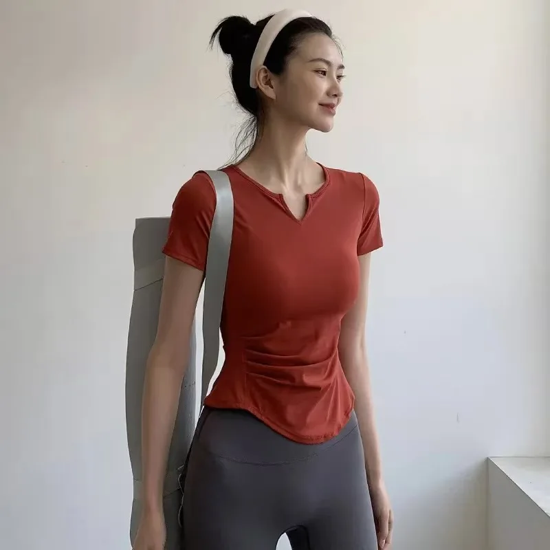Women's Yoga Top with Small V-neck and Slim Fit Short-sleeved Slimming Effect Suitable for Running Fitness and Sports Vest