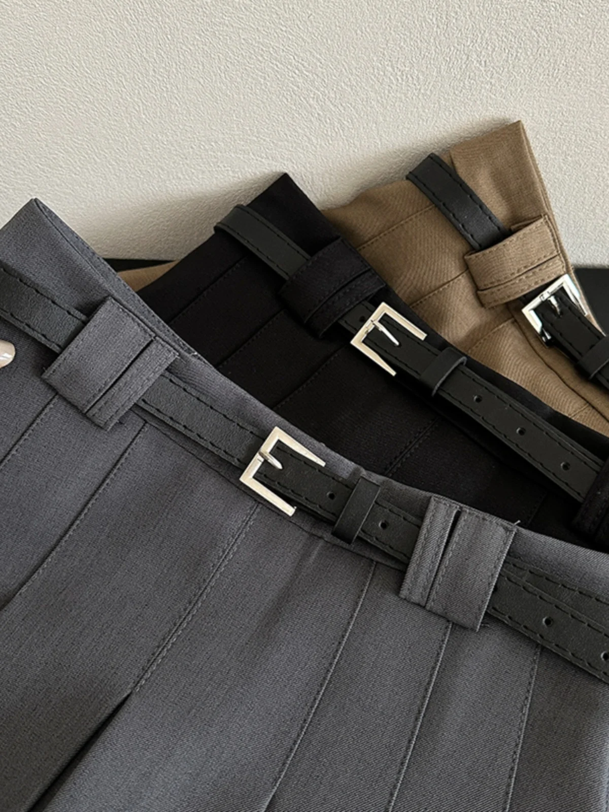 패셔너블 레트로 플리츠 미니스커트 하이웨이스트 A라인 숏 스커트 안감 벨트 한국 스타일 폴리에스터 섬유 지퍼 여밈