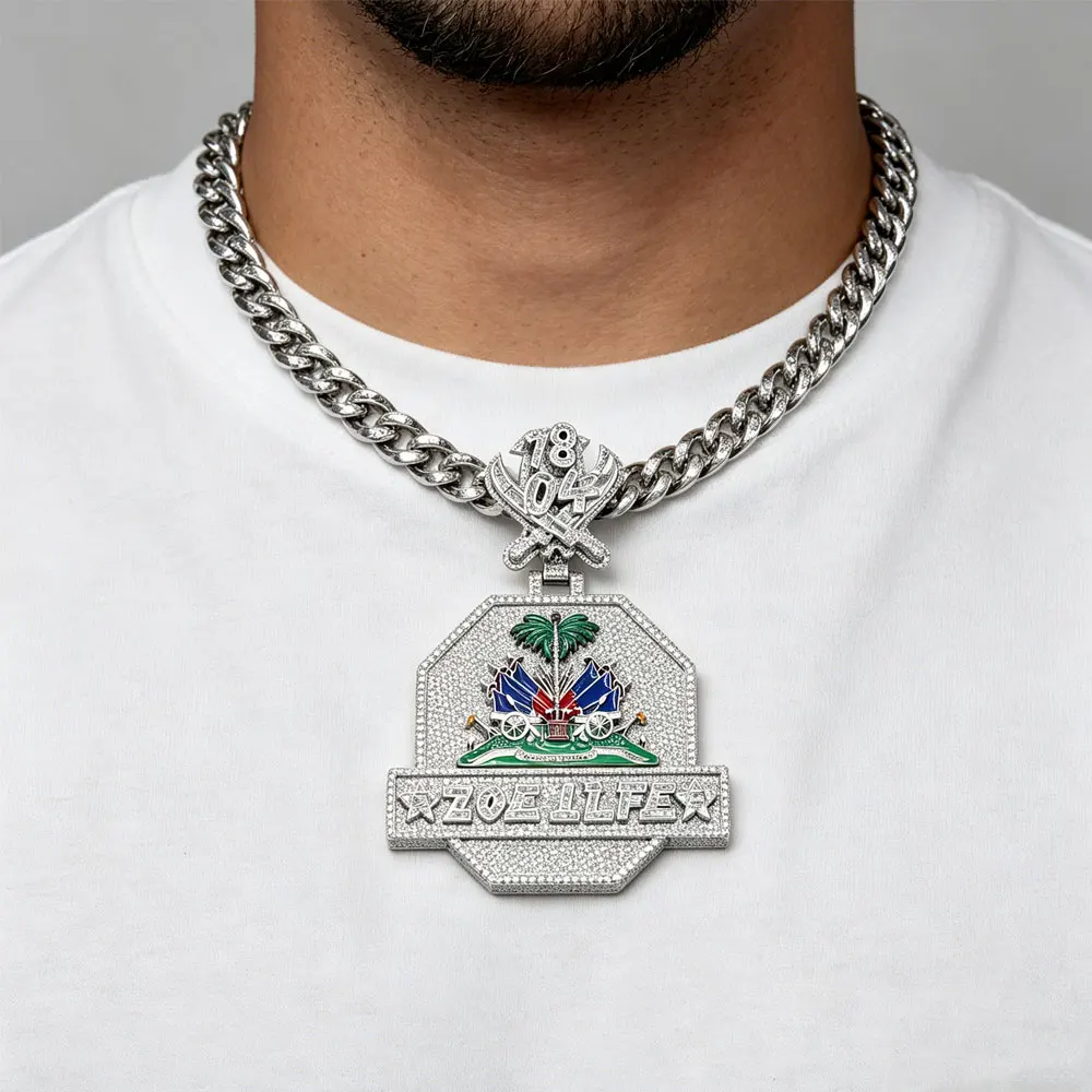Collar con colgante de árbol de medallas de dibujos animados, joyería Hip Hop Bling CZ esmaltada. El mejor regalo para un buen amigo en una fiesta de cumpleaños.