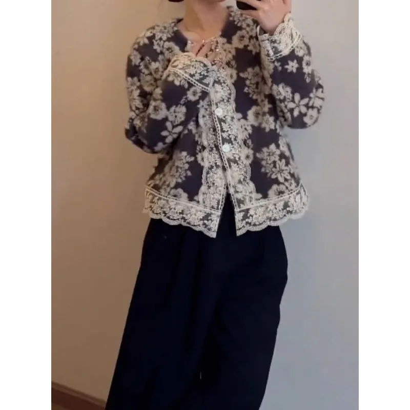 Retro French Splicing Lace Short Coat 2026 Autumn and Winter New Small Fashionable Foreign Style Top Long Sleeve