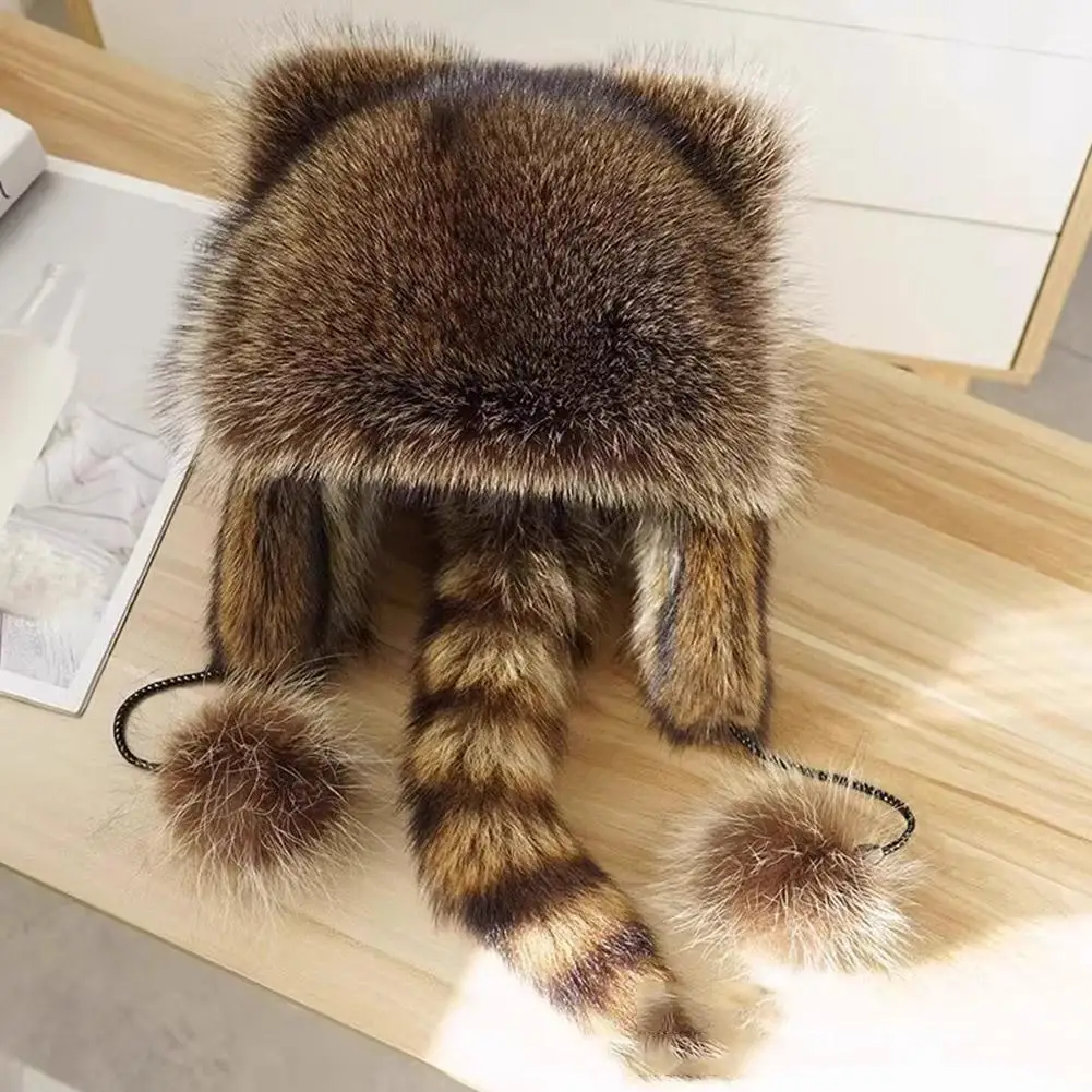 Czapka ochronna na uszy Little Raccoon dla kobiet Lei Feng Overlord Hat With Tail Warm Fur Caps Thickened Bomber Hat With Fur Balls