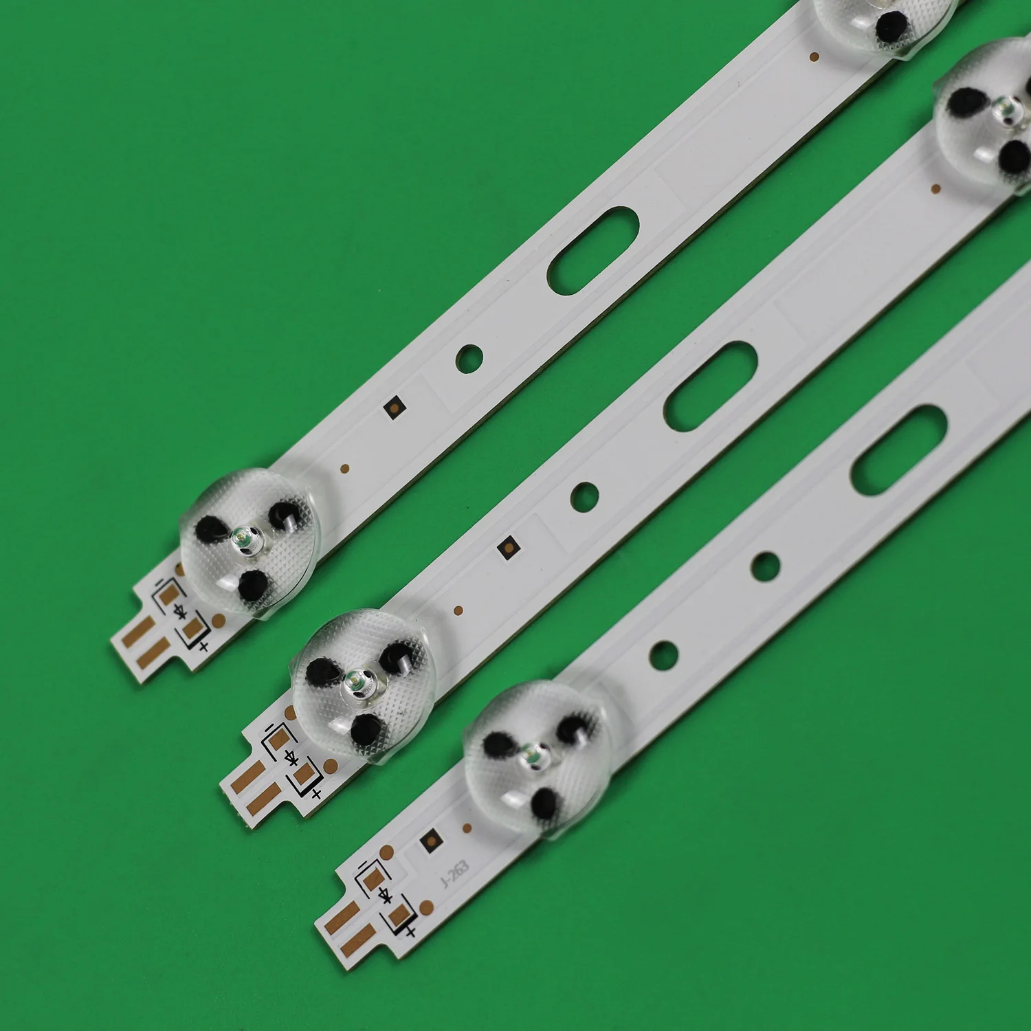 Samsung VESTEL-SVS320AA6_6/7LED, 120525, BN96-01059A, 01060A, SVS320AD6, SVS320AD7, LTA320AP33, GRUNDIG, ZCL606-MH, 3pcs por conjunto