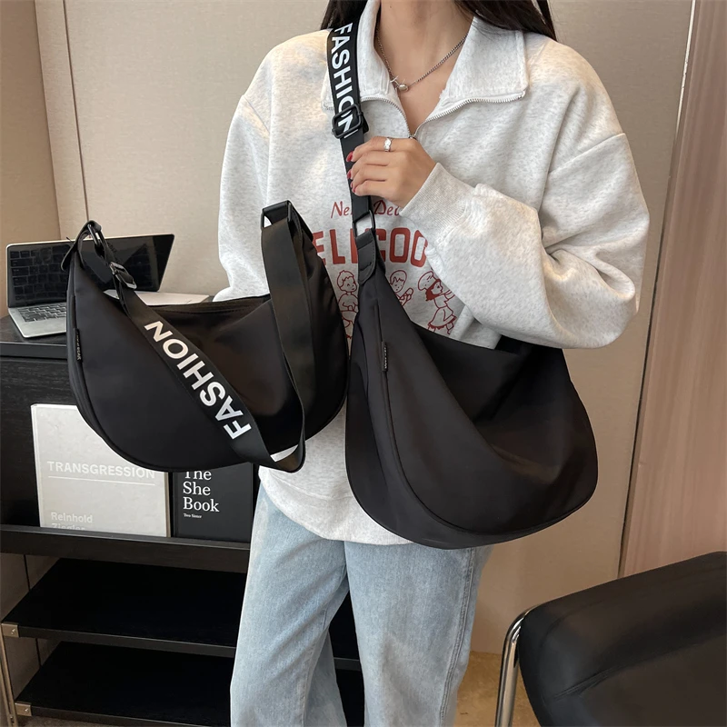 Korean Half Moon Bag for Women 2023 Large New Popular Shoulder Bag Canvas School Crossbody Bags Designer Hobo Sac Simple Handbag