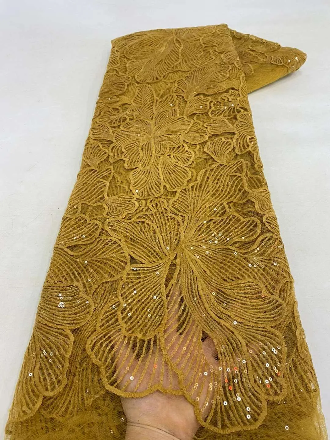 Gold 2024 High Quality Fashion French Mesh Embroidery Sequins Lace Fabric African Nigerian Beads Lace Fabric For Wedding Dress