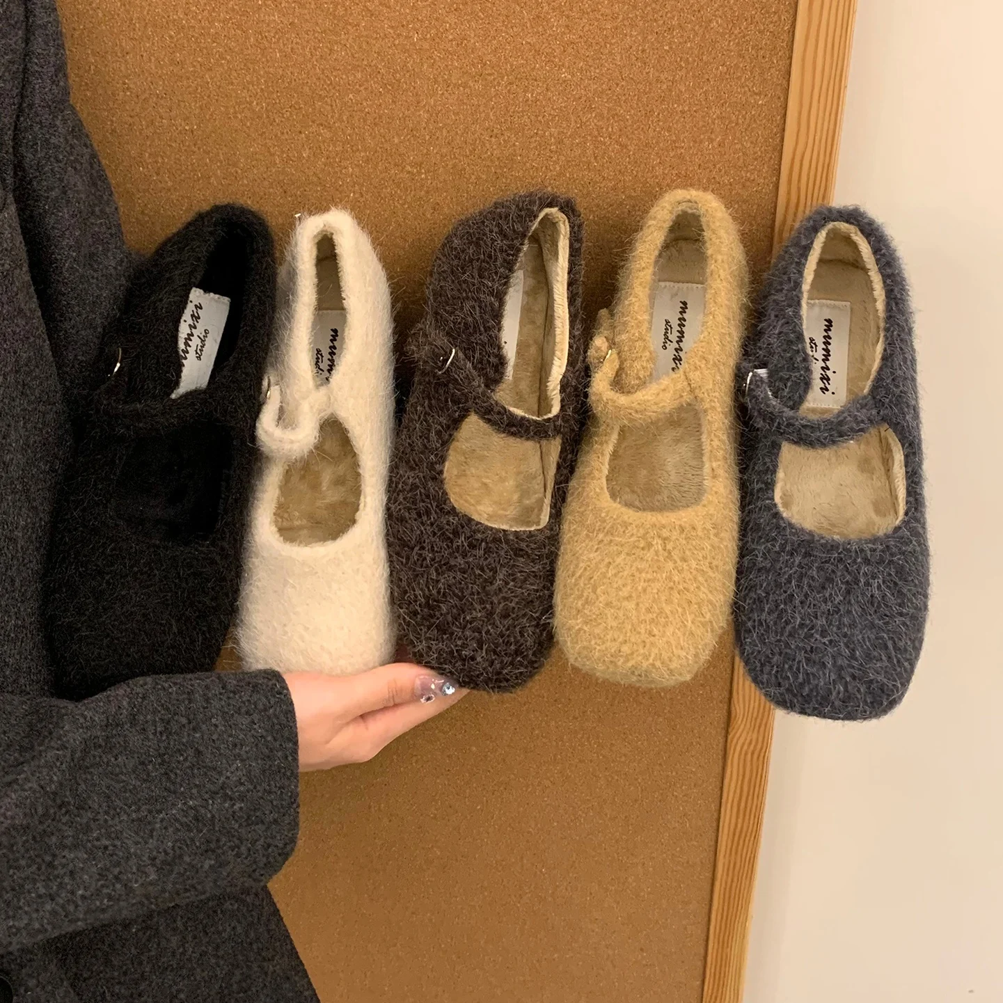 レトロな女性の靴ローファーファーバレエフラット身長を高める女性の靴秋の下駄プラットフォームバレリーナドレス秋のクリーパーn