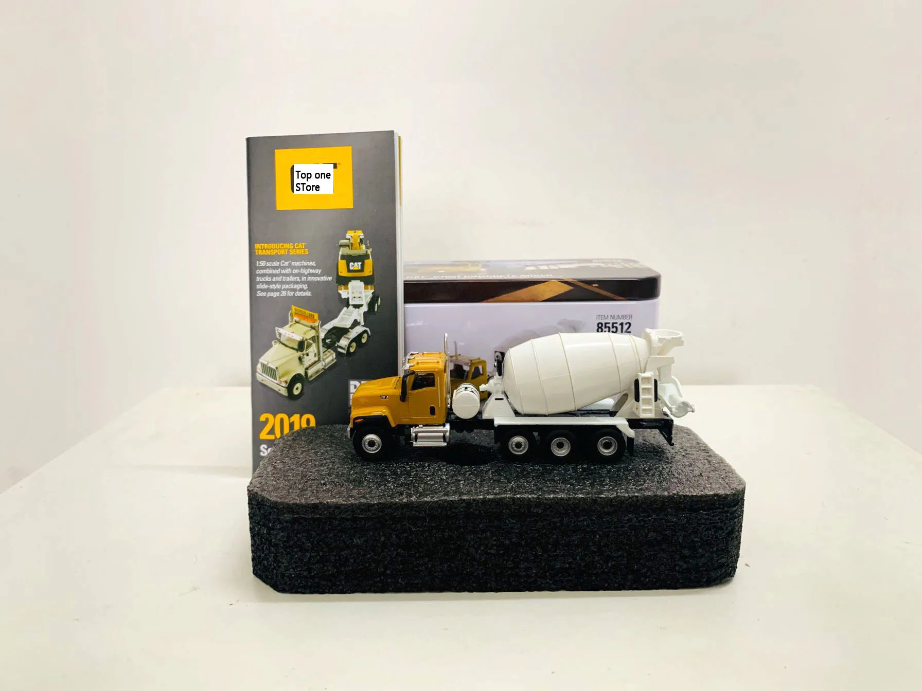 CT681 Concrete Mixer 1:87 HO Scale By Diecast Masters DM85512 Gift New in Box