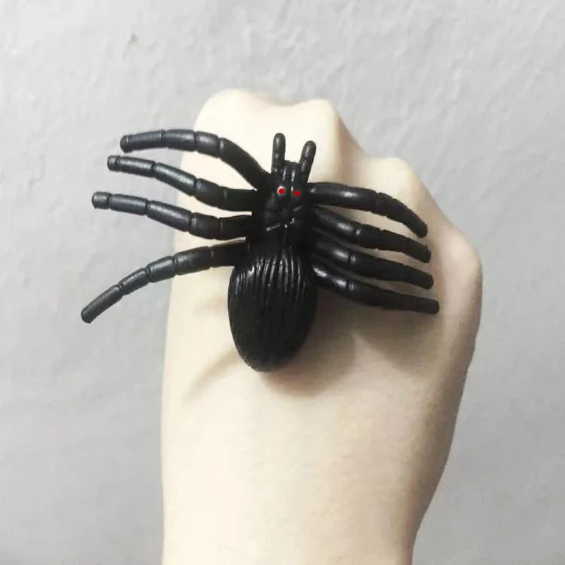 20Pcs Prank Toys Simulated Spider Toys Novelty April Fools Halloween Decoration Model Small Toys Black Plastic Spider Kids Toys