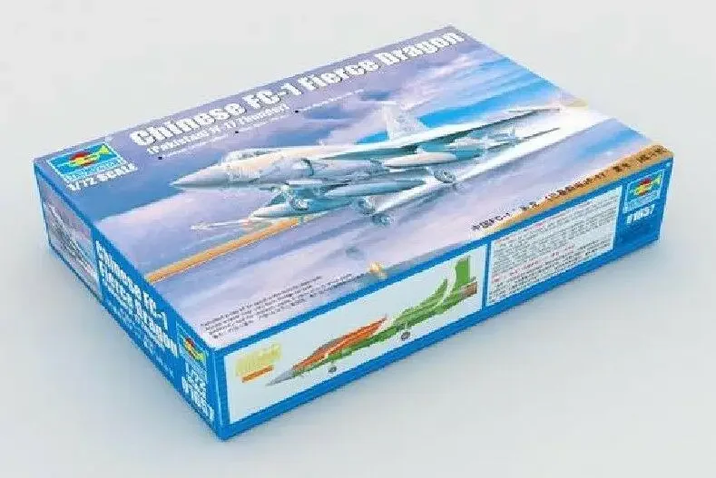 Trumpeter Model 1/72 01657 FC-1 Fierce Dragon/JF-17 Thunder