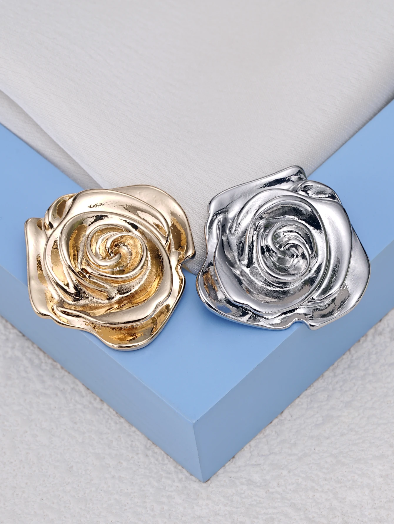 5/10/25pcs 30mm Exquisite Shiny Rose Metal Buttons, Hand Sewn Accessories for Clothing, Luggage, and Gift Boxes
