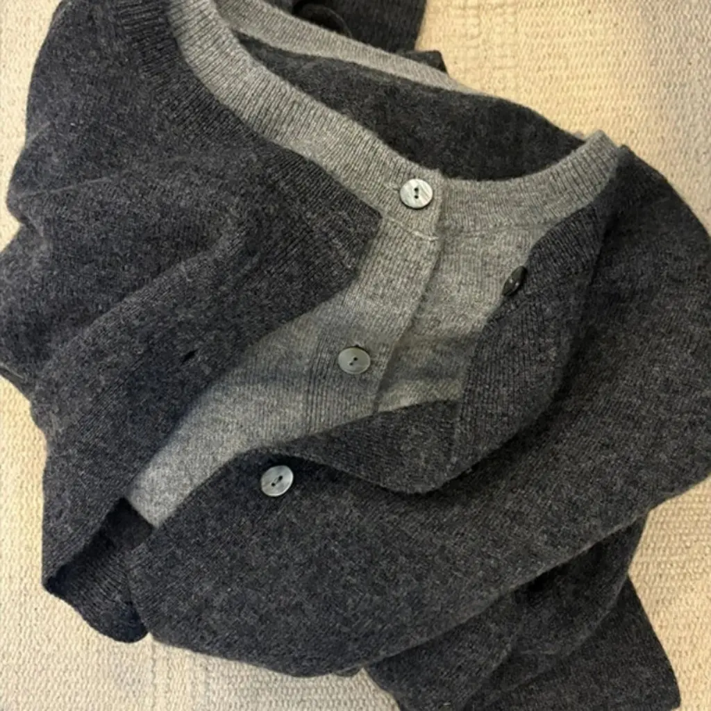 

Women's 100% Merino Wool Cardigan Grey Autumn Winter Knitwear Fake Two-Piece High-Grade Old Money Style Wind Sweater Coat