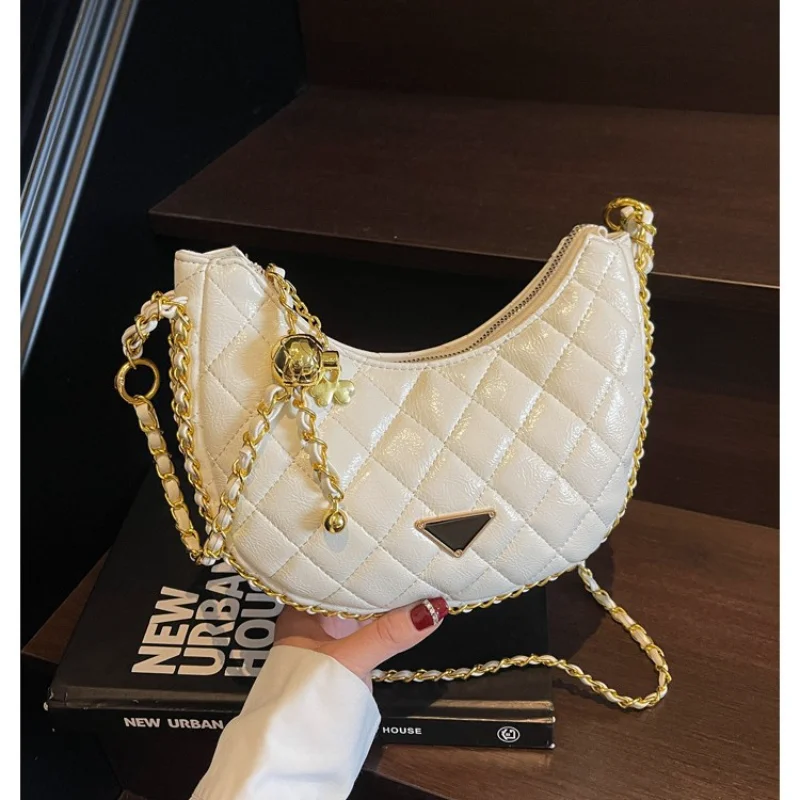 

2025 Quilted Crescent Bag Adjustable Chain Crossbody, Vintage Moon Purse Shoulder Bag for Women Daily