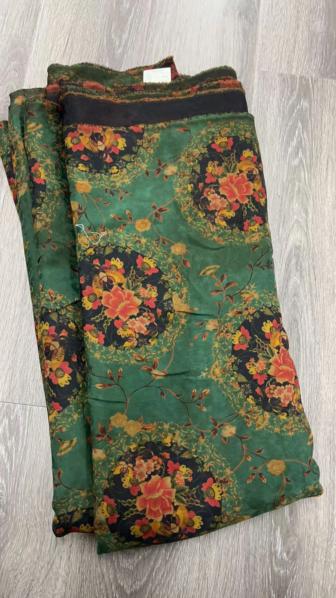 

High Quality High-Grade Real 100% Silk Fabric Cloth Soteil Xiangyun Yarn Cheongsam Dress