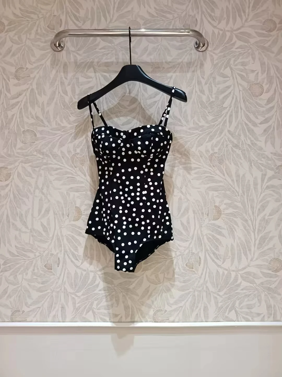 

Designer Brand 2025 Spring/Summer Women's New Wave Point Integrated Swimsuit