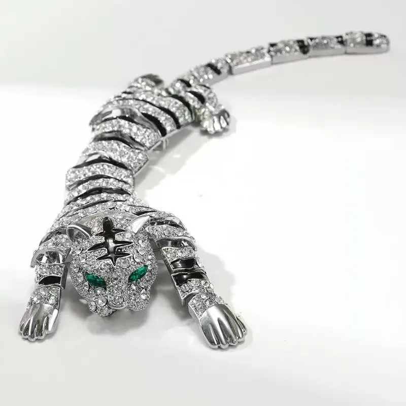 1Pc Rhinestone Decor Tiger Shaped Brooch Pin Can Also Be Used As Sweater Chain Pendant