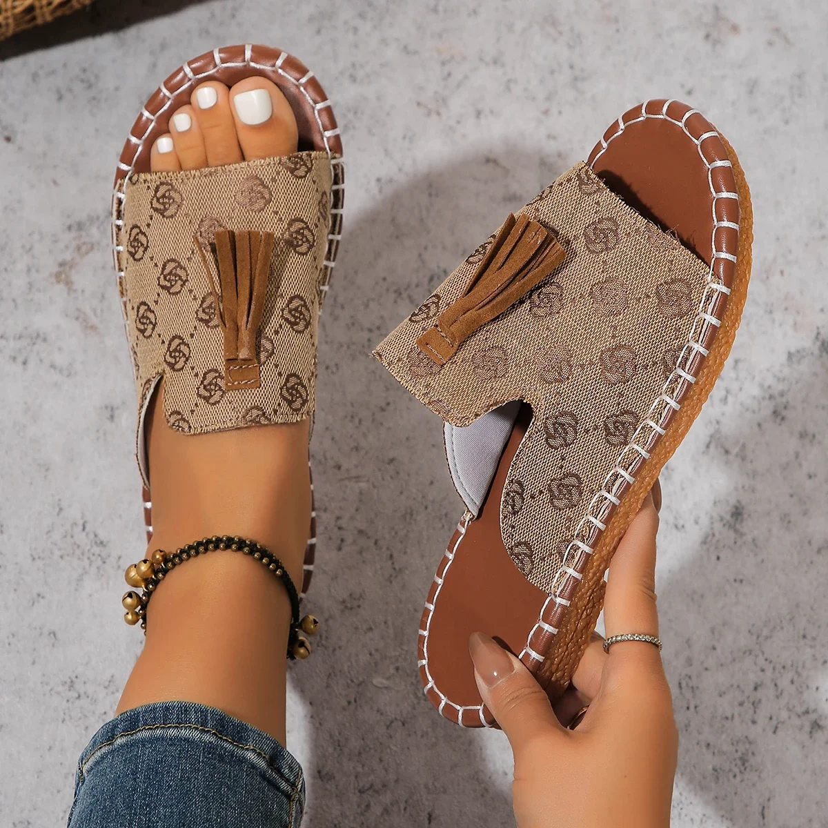 Women Slippers Summer Casual Beach Holiday Slippers New Fashion Fringe Outdoor Flat Shoes Women Open Toe Sandals Slides Women