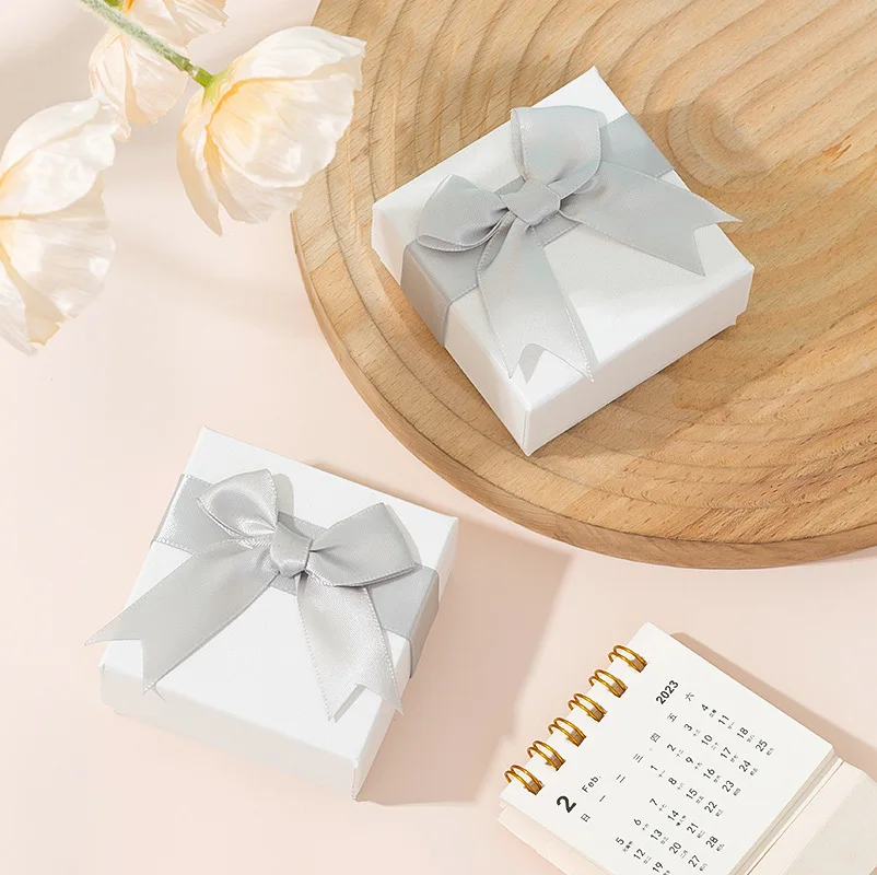 1-шт-элегантная-серая-атласная-подарочная-коробка-для-ювелирных-изделий-с-бантом-и-крышкой-подходит-для-коробок-для-хранения-ювелирных-изделий-из-серег-ожерелий-и-колец