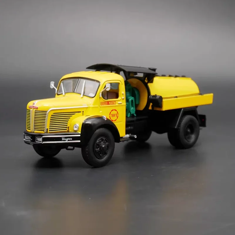 IXO Diecast 1:43 Scale Berliet GLM Alloy Cleaning Sprinkler Truck Model Simulation Toy Collection Static Ornament