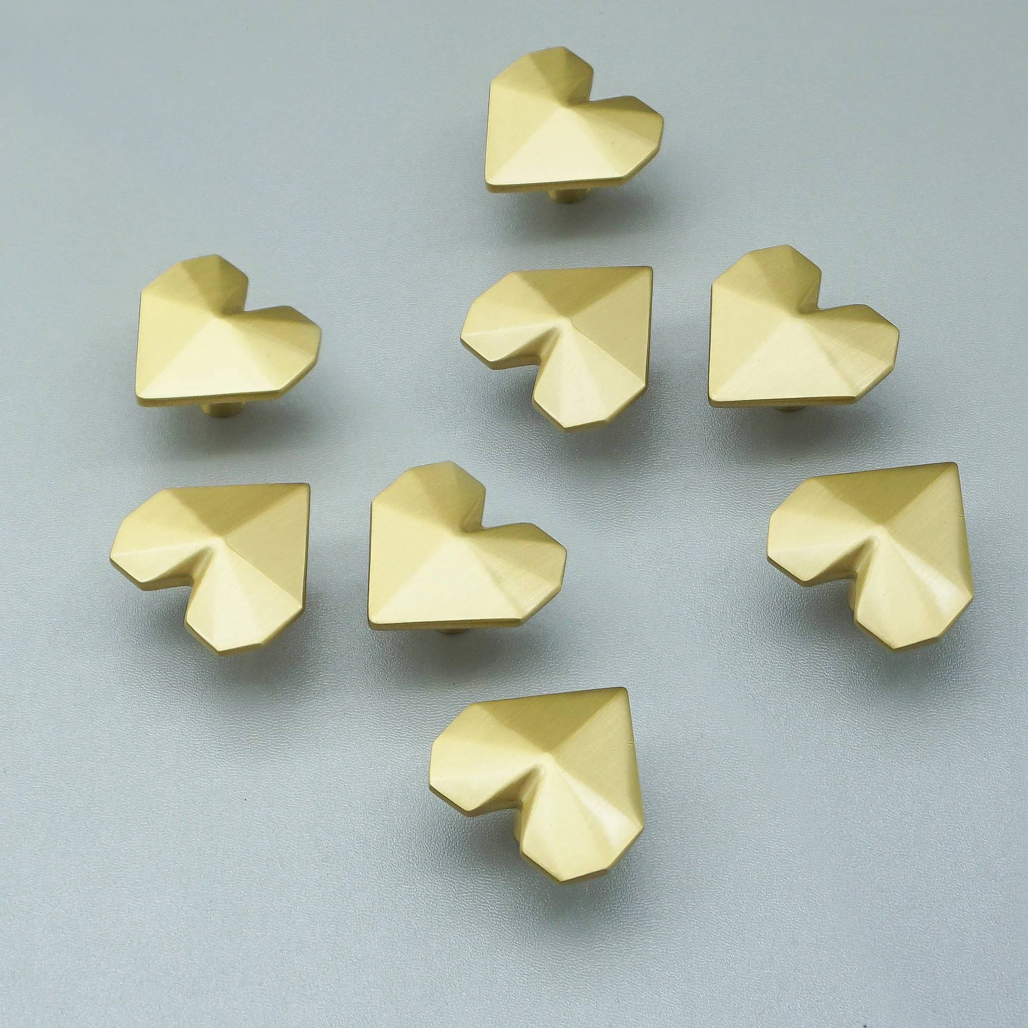 Solid Brass Gold Heart Single Hole Drawer Knobs Creative Cabinet Handles for Children's RoomHome Decor Wardrobe Dresser Pulls