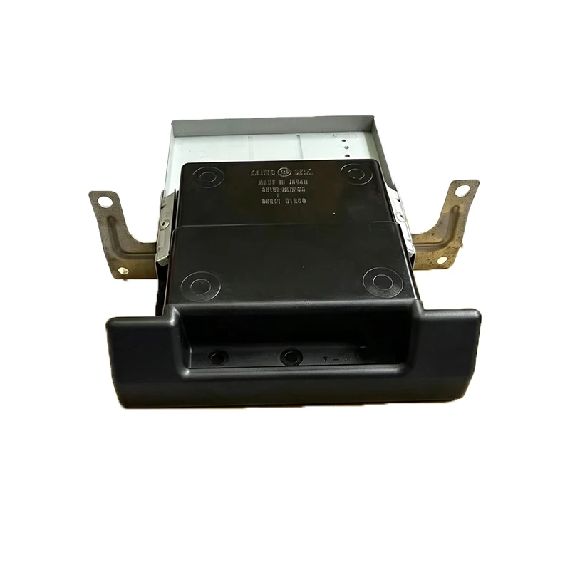 Suitable for Nissan Patrol Y60 GQ Center Console Ashtray For Ash Disposal Or Storage Nissan Safari Dashboard Ashtray 68801-01G00