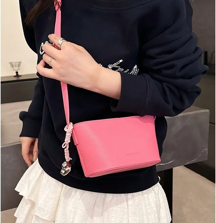 

Niche small bag, fashionable, simple and versatile new shoulder crossbody bag, summer French zipper universal small bag.