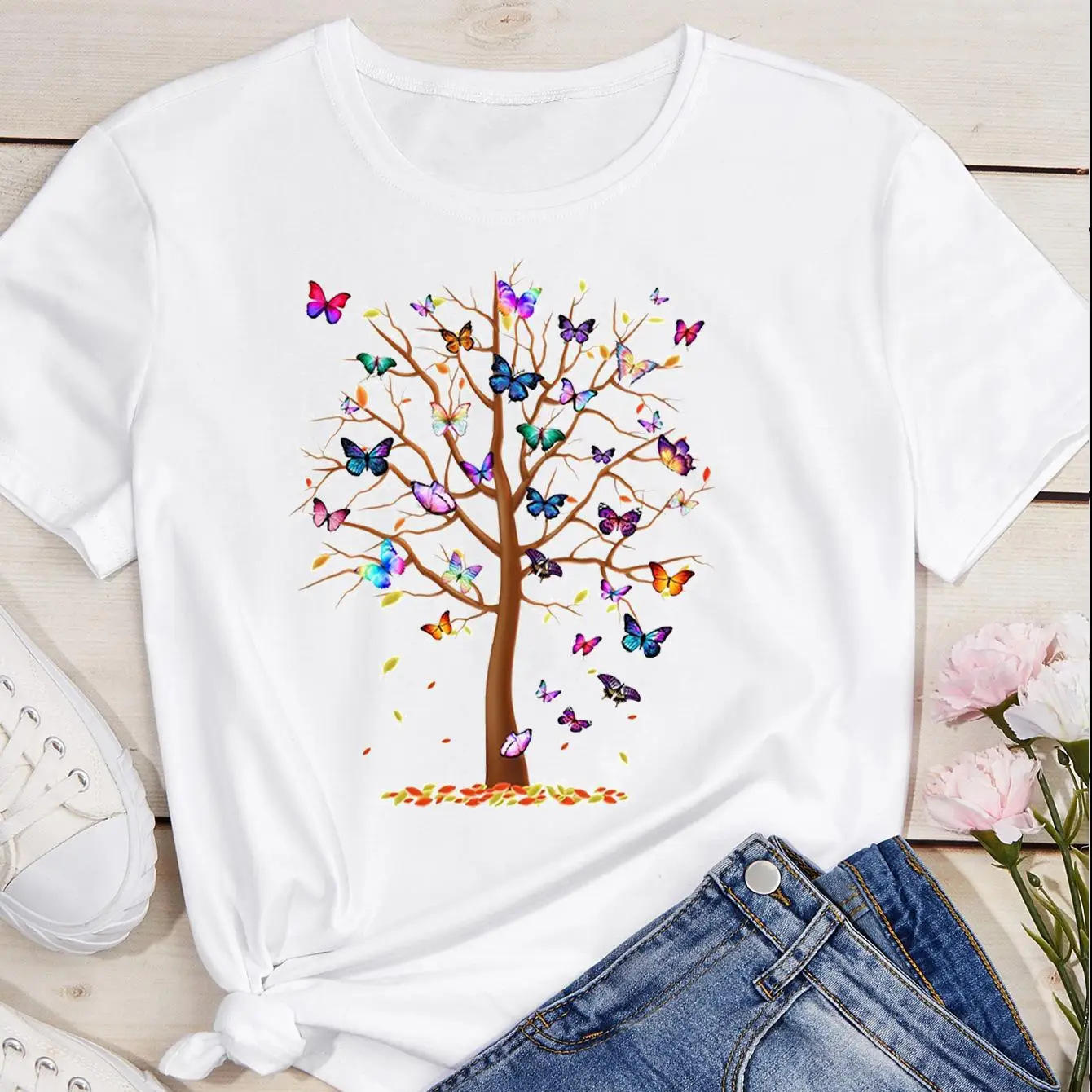 Women's short-sleeved T-shirt summer top butterfly pattern design soft texture fashionable and comfortable personalized