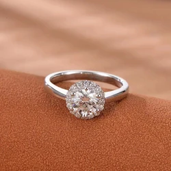 925 Sterling Silver Female Ring 1 Carat D Color Moissanite Ring Four-claw Round Luxury Group Inlaid Wedding Gift