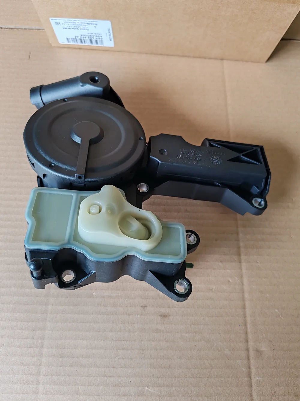 

Genuine New 06H103495AJ 06H103495AD Upgraded Oil Separator PVC Valve for AUDI A3 A4 A5 A6 Q5 TT VW CC Passat Tiguan Jetta 2.0t