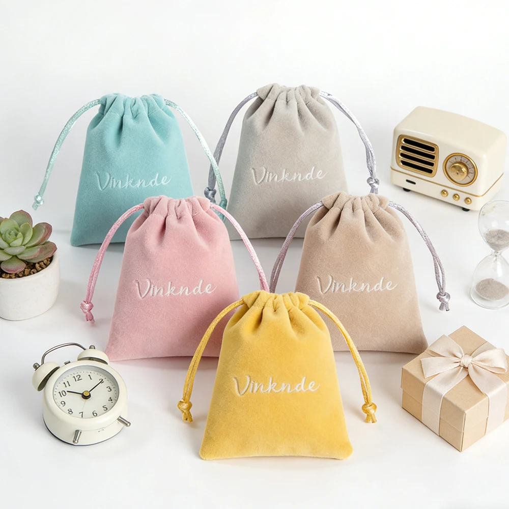 

50Pcs/lot Velvet Drawstring Bags For Jewelry Custom Logo Earrings Ring Package Pouches Wedding Gift Pouch Travel Organizer Bag