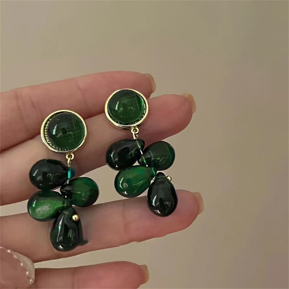 Vintage French Style Grape Green Ivy Glass Hoop Earrings High-end Feel Wave Romantic Ear Studs For Women Jewelry