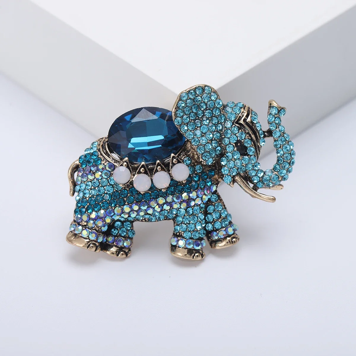 New Rhinestone Elephant Brooches for Women Unisex Animal Pins Event Party Backpack Decoration Clothes Accessories