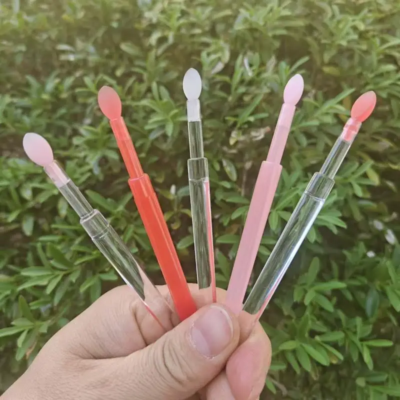 Professional Silicone Lip Brushes with Soft Tip Dustproof Cover Reusable Lip Applicator for Lip Mask Lipstick Lip Gloss Makeup