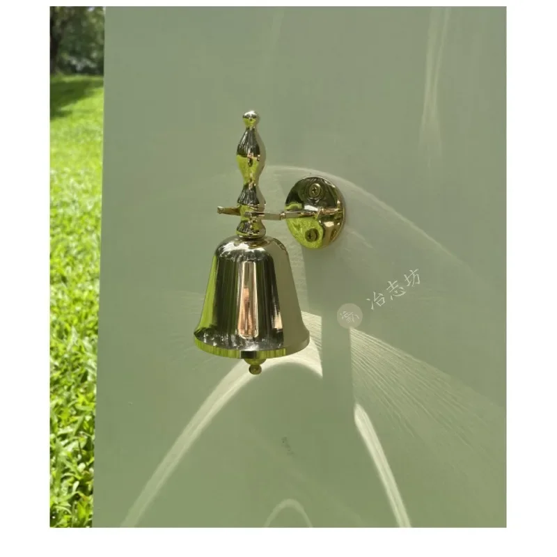 Light luxury retro brass hand rattle display board bar cafe restaurant bell soft wedding props vegetable bell