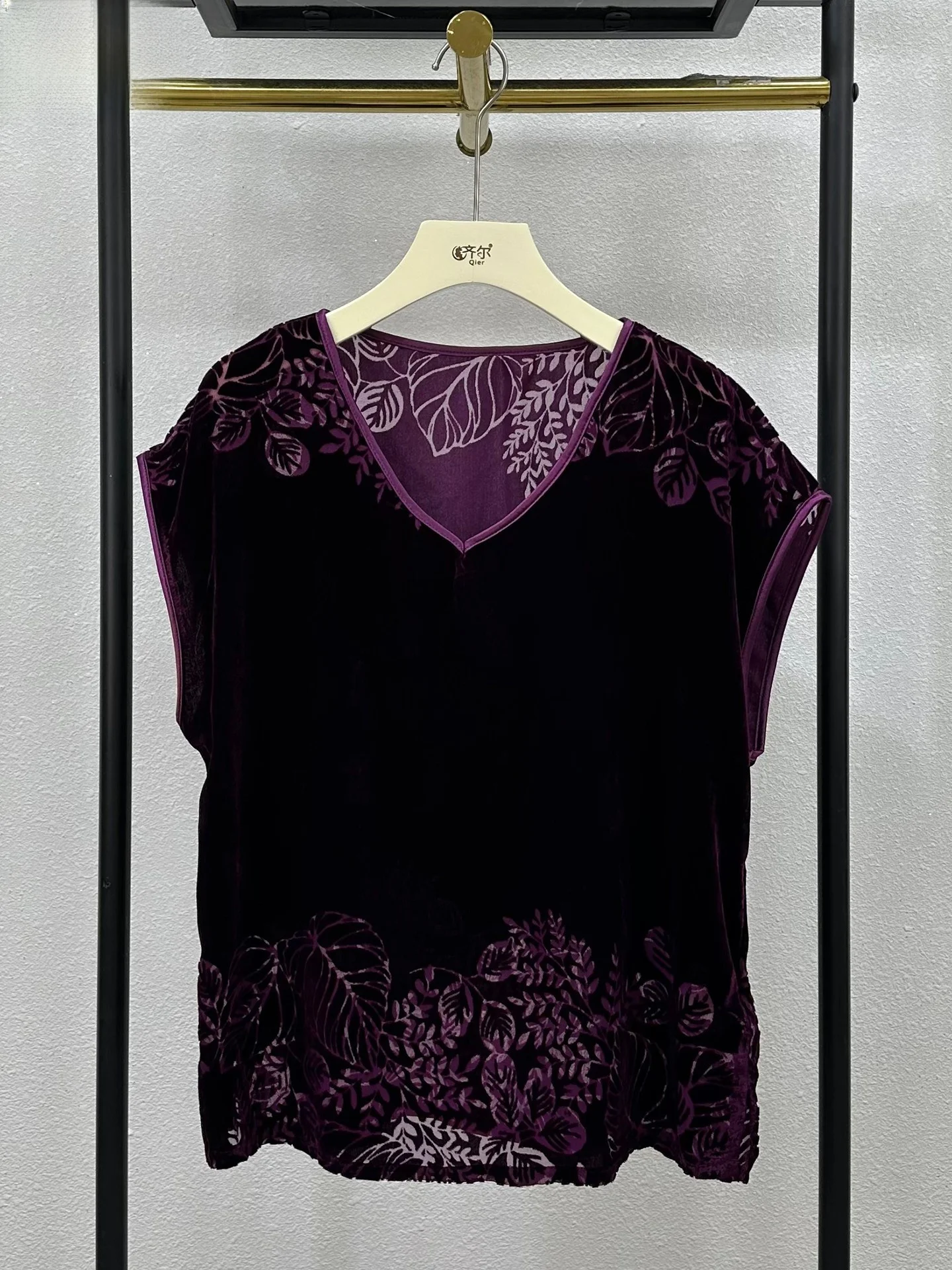 

Шелковая бархатная футболка Ele Silk Velvet для женщин среднего и старшего возраста, лето 2025, повседневная, удобная, свободного кроя, с круглым вырезом