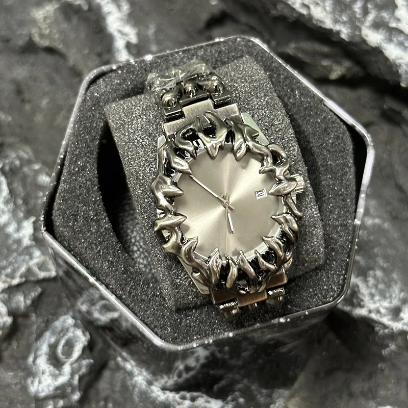 2025 Y2K شيطان مخلب ساعة كوارتز الرجال الساخن القرون الوسطى القديمة فريدة من نوعها الإبداعية الفاخرة ساعات رجالية ins نمط المتخصصة ساعات كوارتز #5