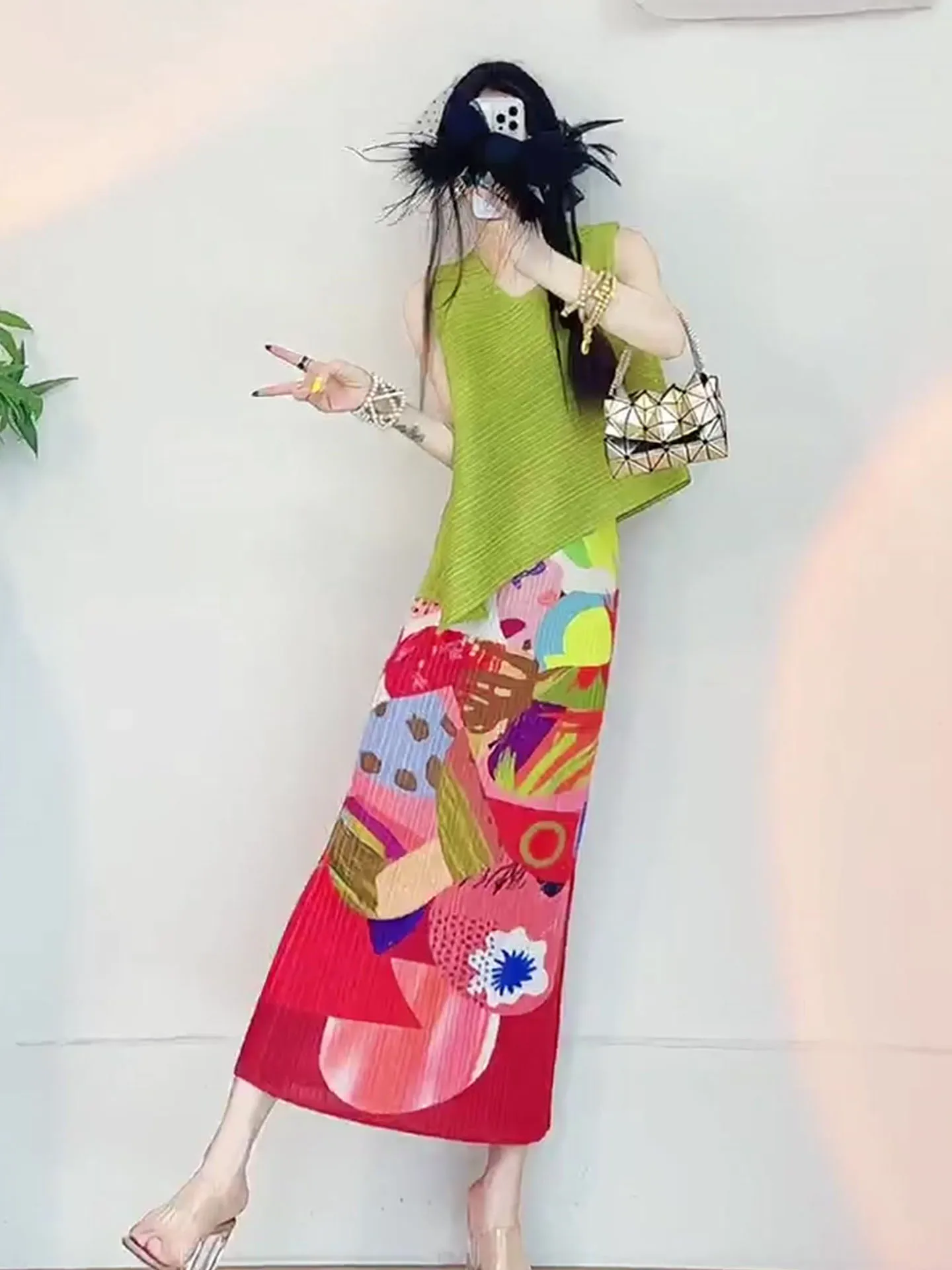 

Three Piece Set Summer Green Asymmetrical Top Red Print Half Skirt Pleated Ensemble Short Sleeve round Neck Overhead Style