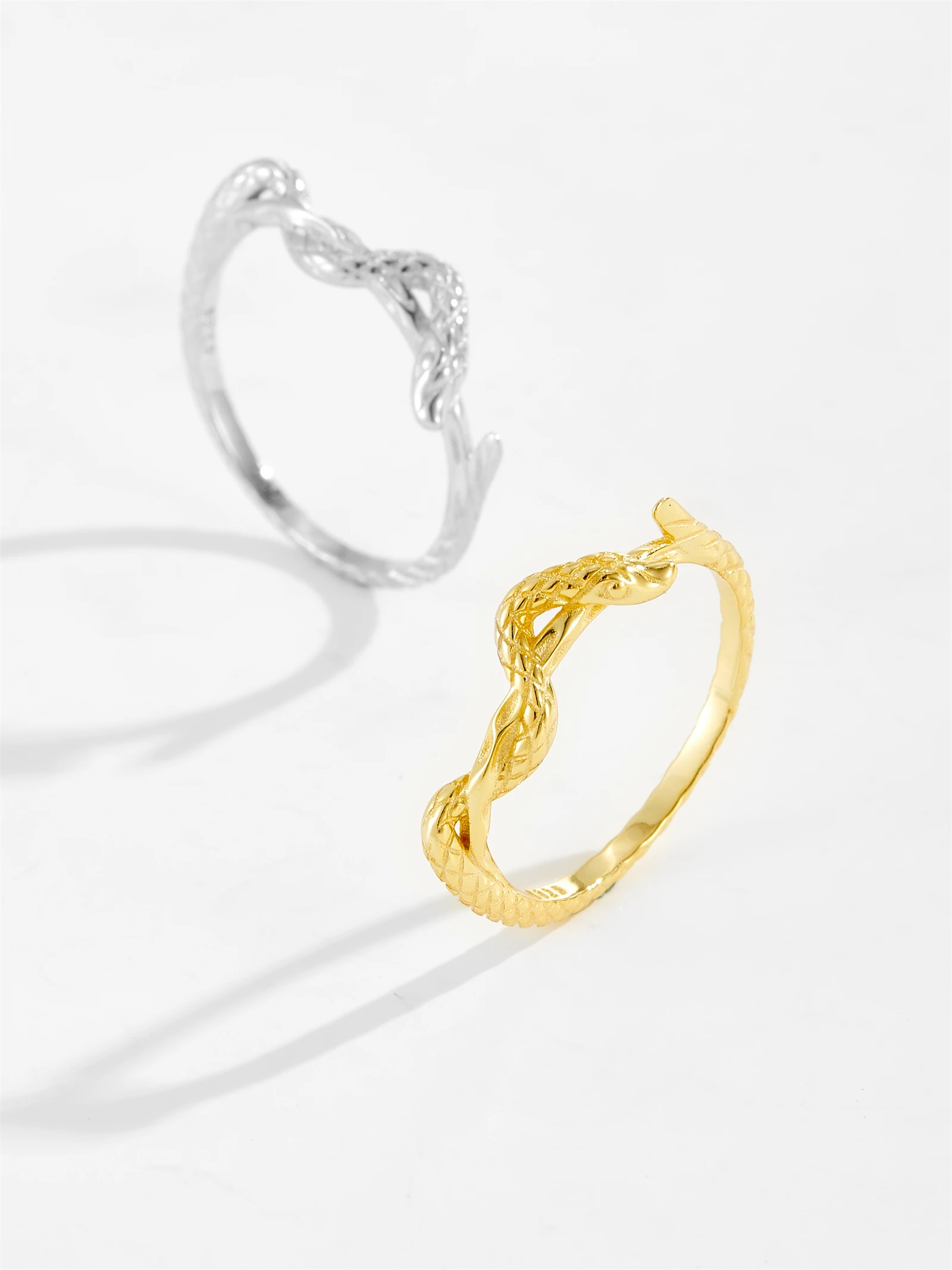 DPLAOPA 100% 925 فضة الأفعى تويست غير النظامية الملمس الدائري 2025 المرأة الفاخرة غرامة موضة روك مجوهرات بسيطة هدية