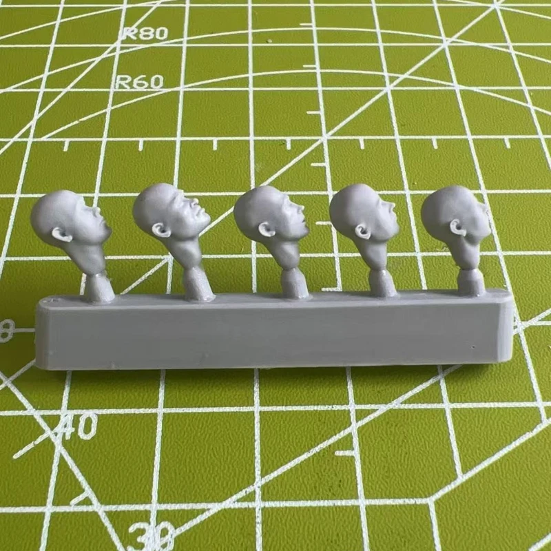 

1:35 Die-casting Resin Model Kit Soldier Model Head Replacement Modification Unpainted
